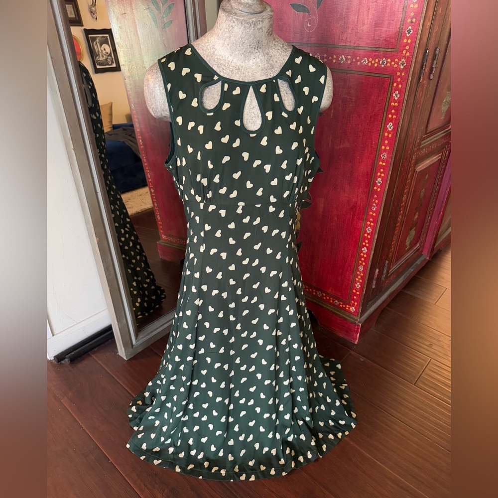 STUNNING! Retro a line dress